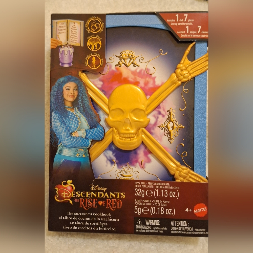 Disney Descendants Fizz Ball with Skull Design NWT